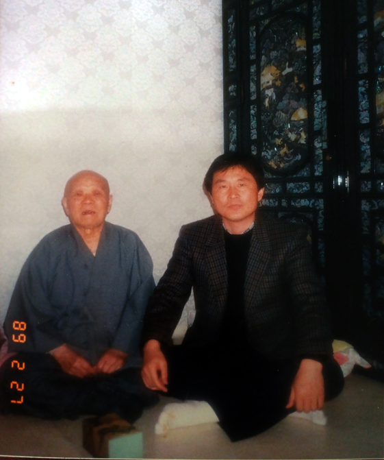 응송 스님은 우리나라 근현대 차인을 대표하는 다승茶僧이다. 응송 박영희(應松 朴暎熙1893- 1990) 스님을 만난 것은 1989년 2월 27일 겨울이었고 그 만남이 처음이자 마지막이었다.